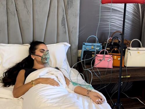 La foto choc poi la bufera sull'influencer Giulia Nati: cosa è successo