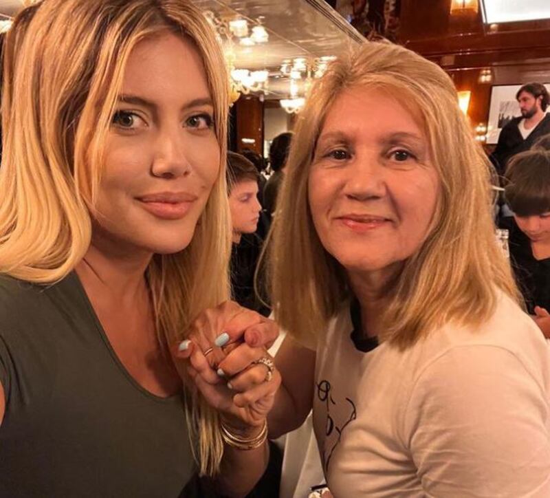 "Ipocrita e incoerente". Bufera social su Wanda Nara: ecco cos'è successo