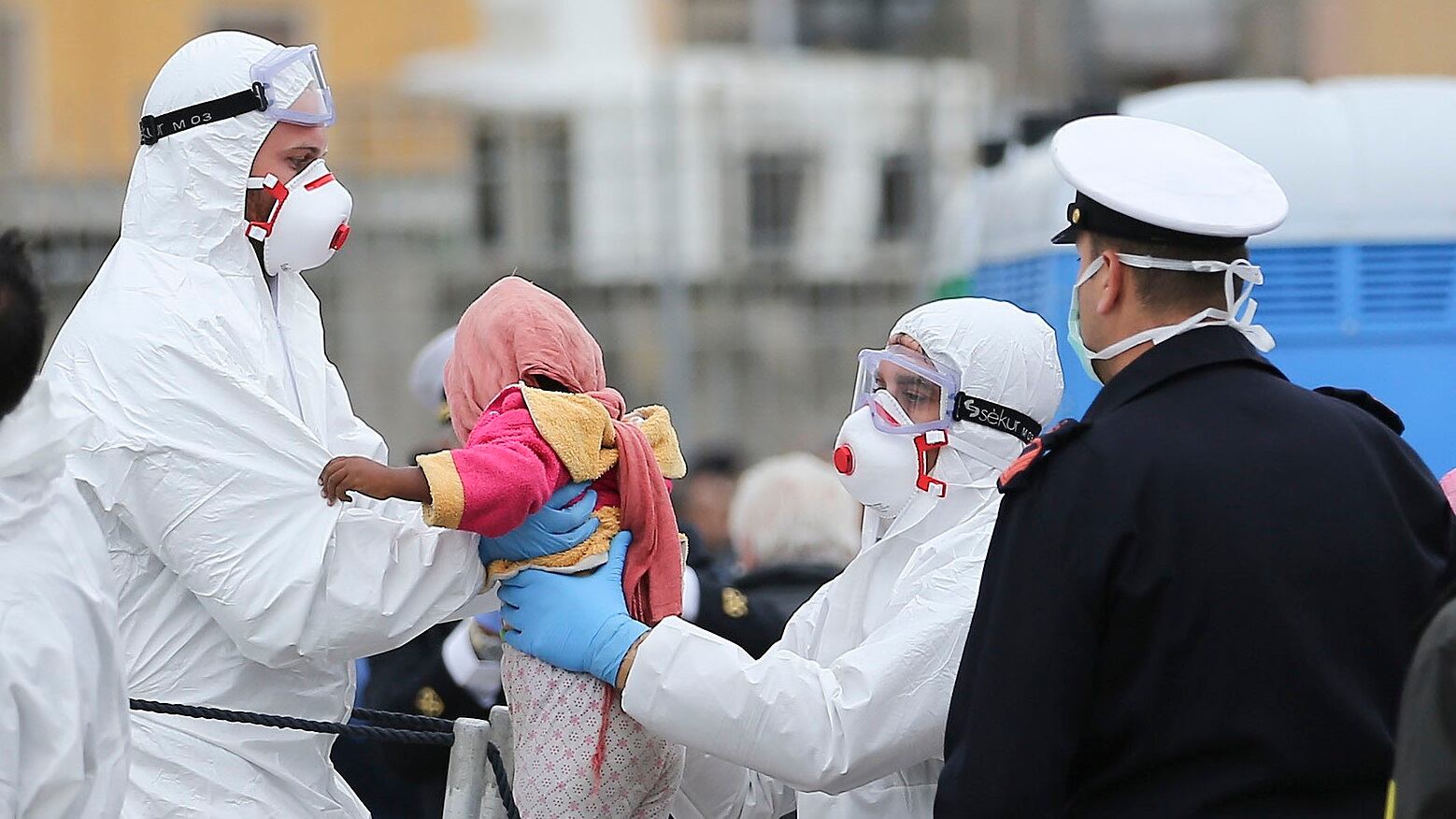 Dai porti chiusi all'Onu: l'Italia in cinque mosse può ribellarsi all'Europa