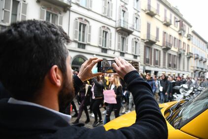 Studenti e studentesse in piazza per la festa dell'8 marzo  1