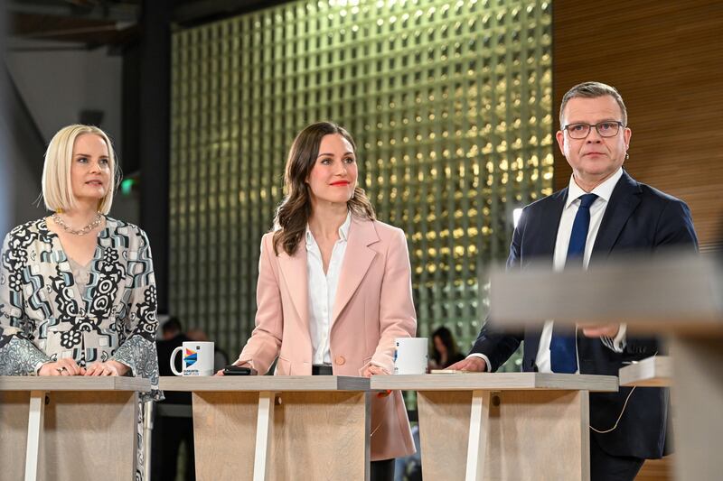 Da sinistra: Riikka Purra, Sanna Marin e Petteri Orpo