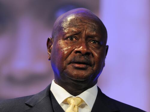 Il presidente dell'Uganda: "I gay sono malati ma non meritano il carcere". E boccia la legge omofoba