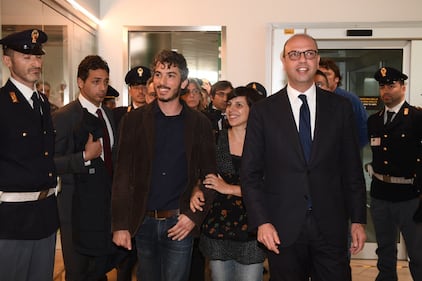 Gabriele Del Grande, l'arrivo all'aeroporto di Bologna 2