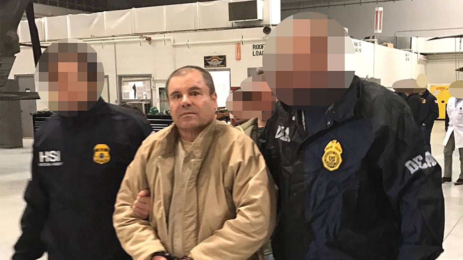 Evasione da film del re dei narcos: "El Chapo" usa tunnel nel bagno