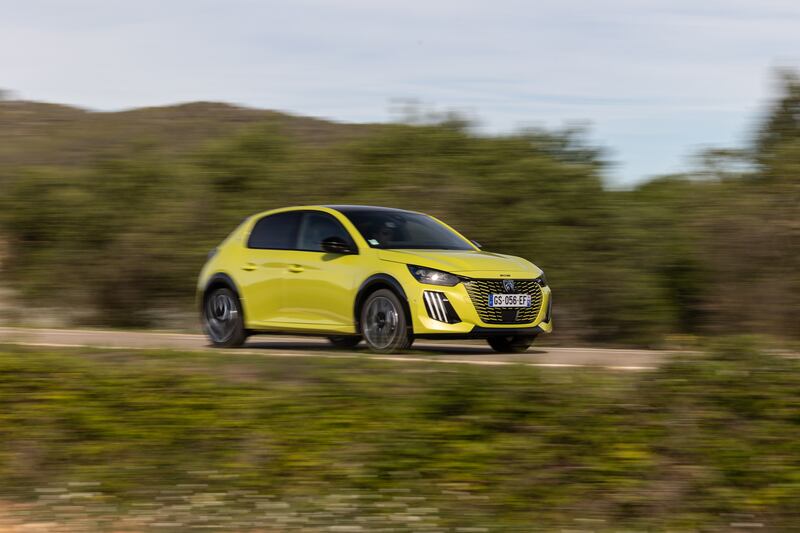 Peugeot e-208, guarda la gallery 5