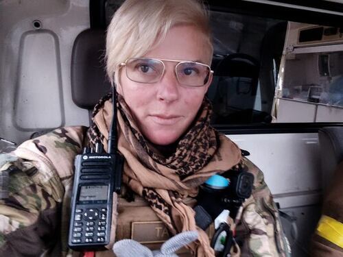 I russi liberano la dottoressa che filmò l'orrore Mariupol
