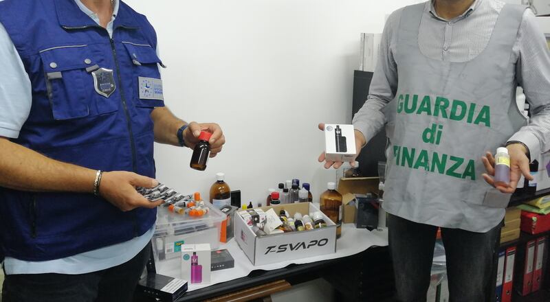 sigarette elettroniche sequestrate