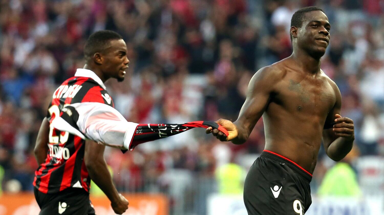 Balotelli su Twitter: "Forza Milan, felice. E ora insultatemi pure"