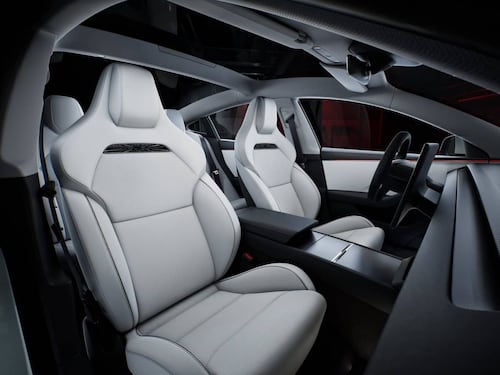 Richiamate 125mila auto: cosa c'è dietro la scelta di Tesla