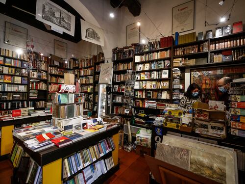 Ma li hai letti tutti quei libri? No, però arredano...