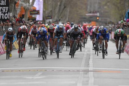 Le foto del francese Alaphilippe alla Milano-Sanremo 11