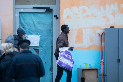 Torino, lo sgombero del villaggio olimpico occupato dai migranti 4
