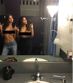Emily Ratajkowski, vestito inguinale fa impazzire i social 20