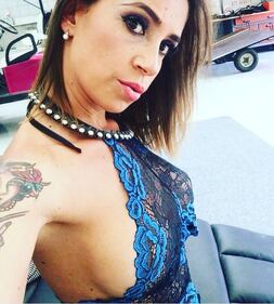Malena provocante sui social 8