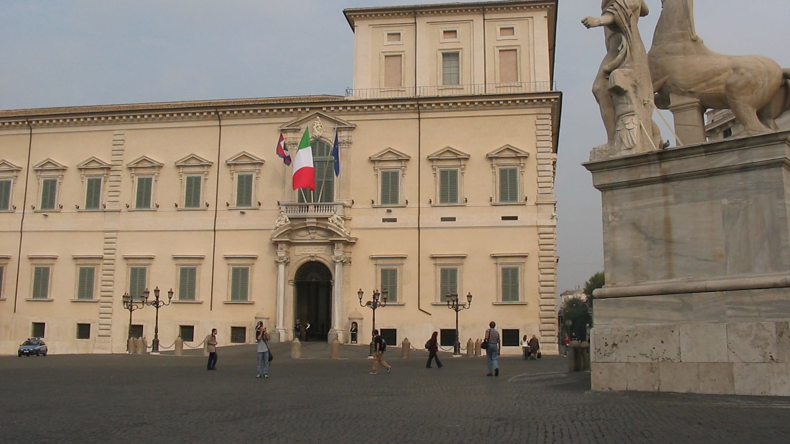 Al Quirinale guadagnano il doppio della Casa Bianca