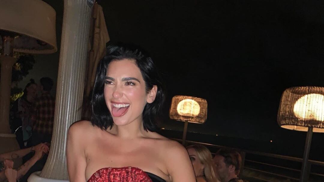 Dua Lipa e il fidanzato lanciano un’altra moda di coppia