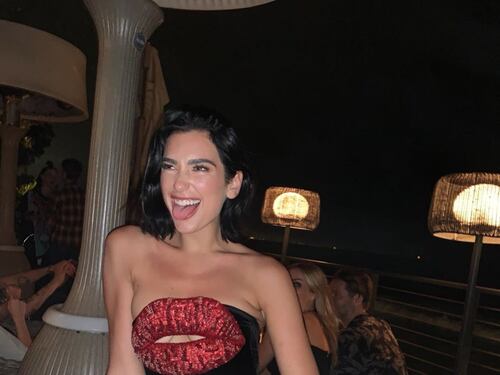Dua Lipa e il fidanzato lanciano un’altra moda di coppia