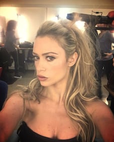 Martina Stella, le lentiggini seducono i social  1
