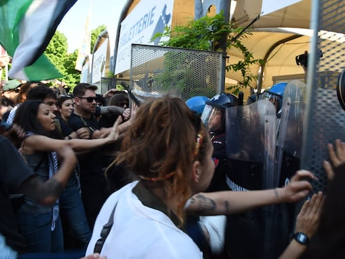 "Il prezzo da pagare sarà alto". I pro Palestina alzano il livello della minaccia