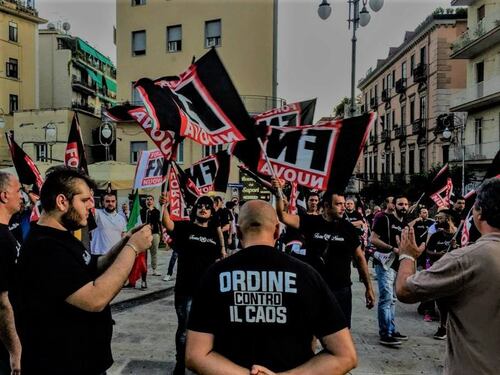 Roma, scontri tra Forza Nuova e la polizia
