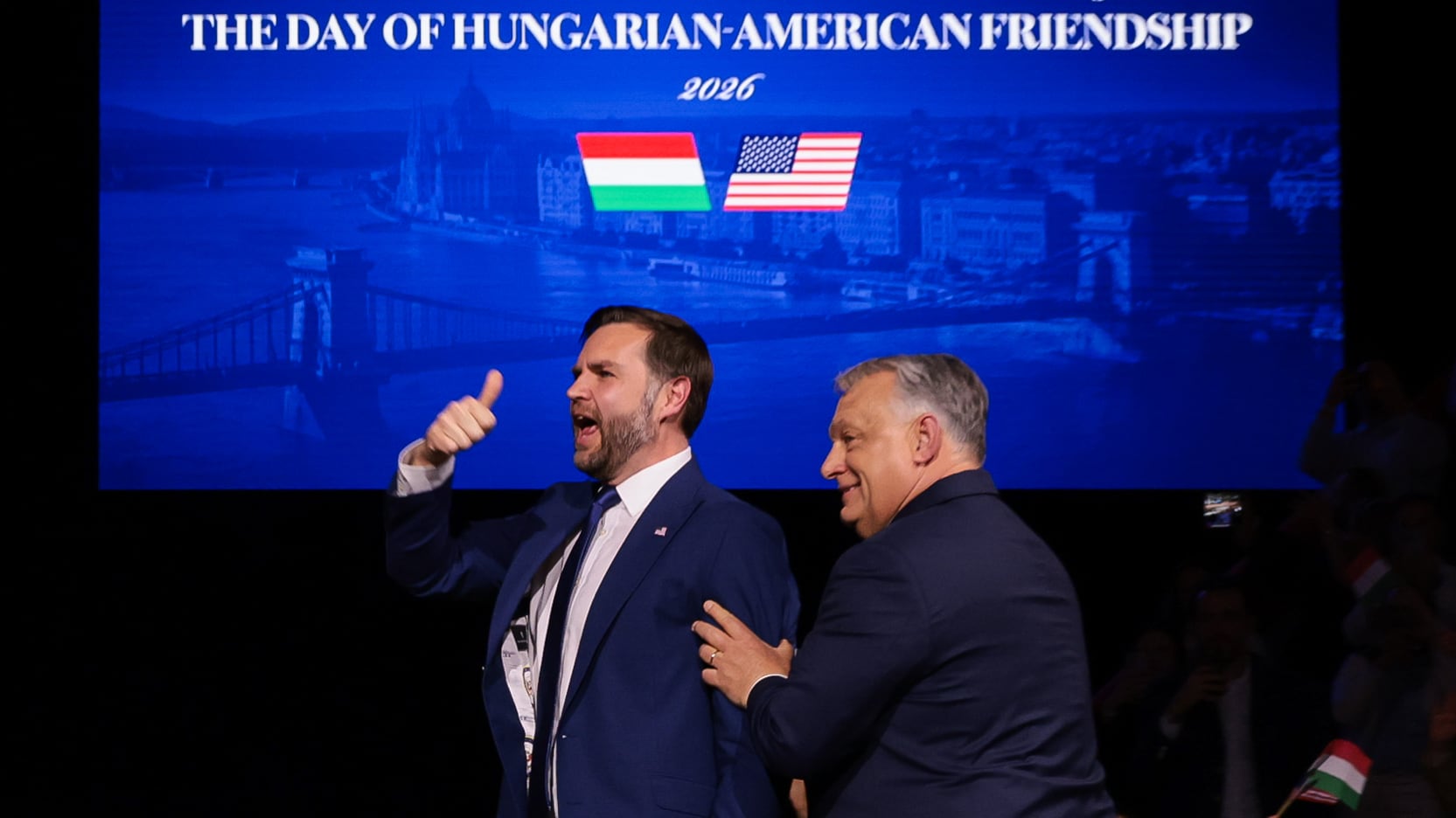 Intellettuali e attivisti della destra americana. Budapest diventa la capitale Maga in Europa