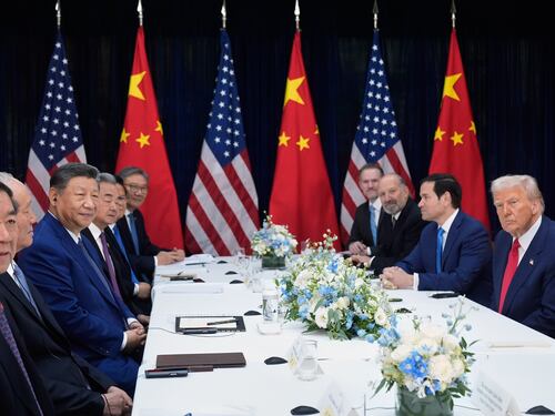 Donald rompe il tabù: "Via ai test nucleari". Minaccia indiretta a Mosca (e Pechino)