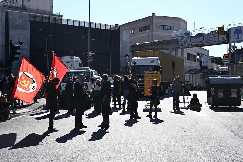 Protesta al porto di Genova: pro Pal bloccano tutto 5