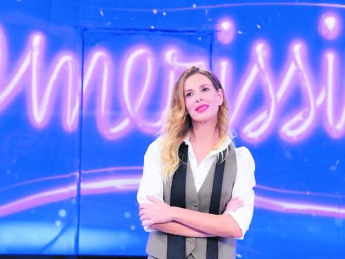 Alessia Marcuzzi diventa «Boomerissima» per una sfida amarcord