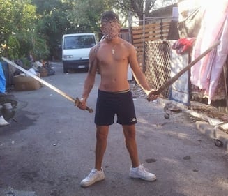 Armi e droga al campo rom 1