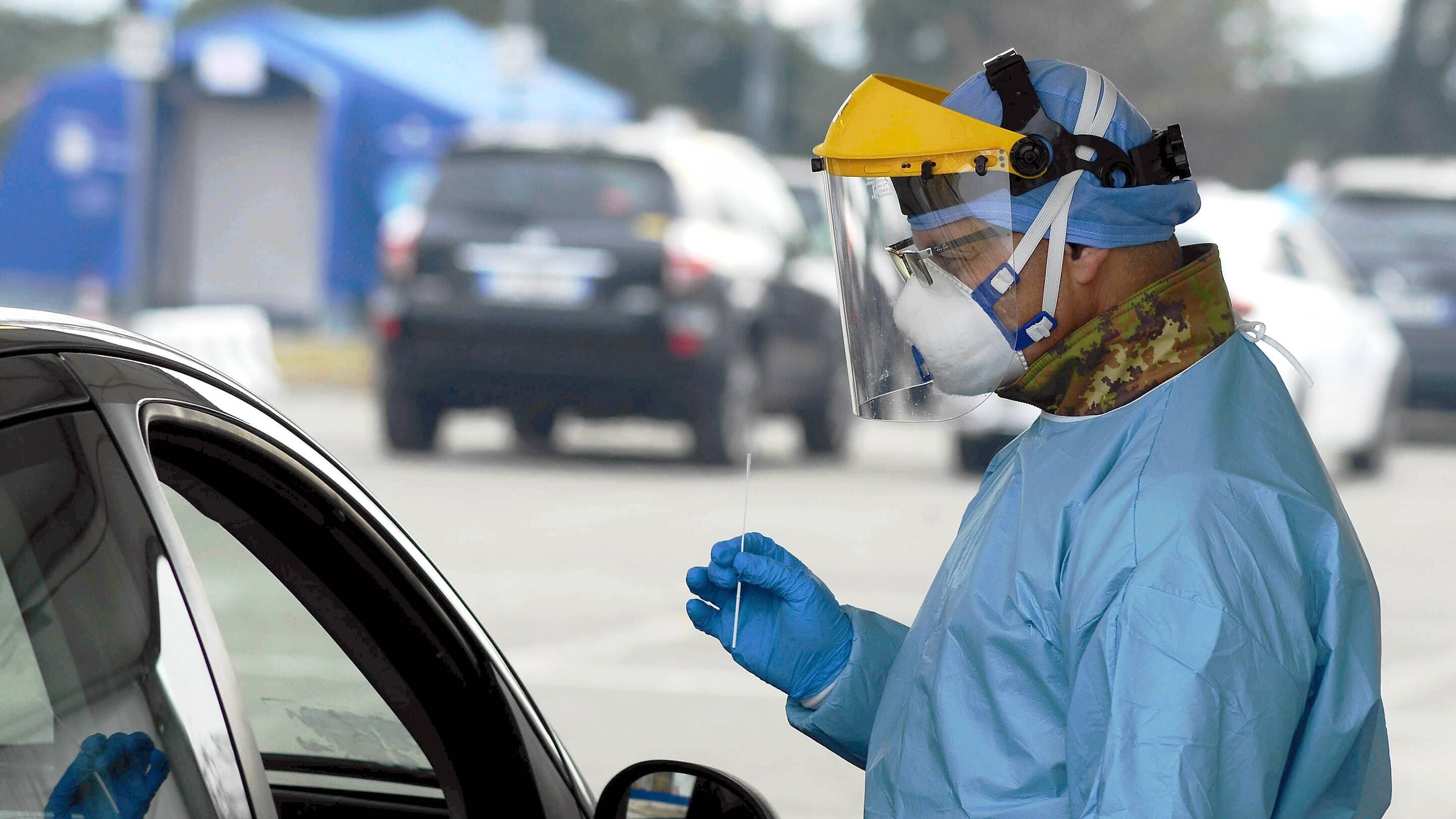 Casi in calo: sono 3.455. Così pochi il 6 ottobre