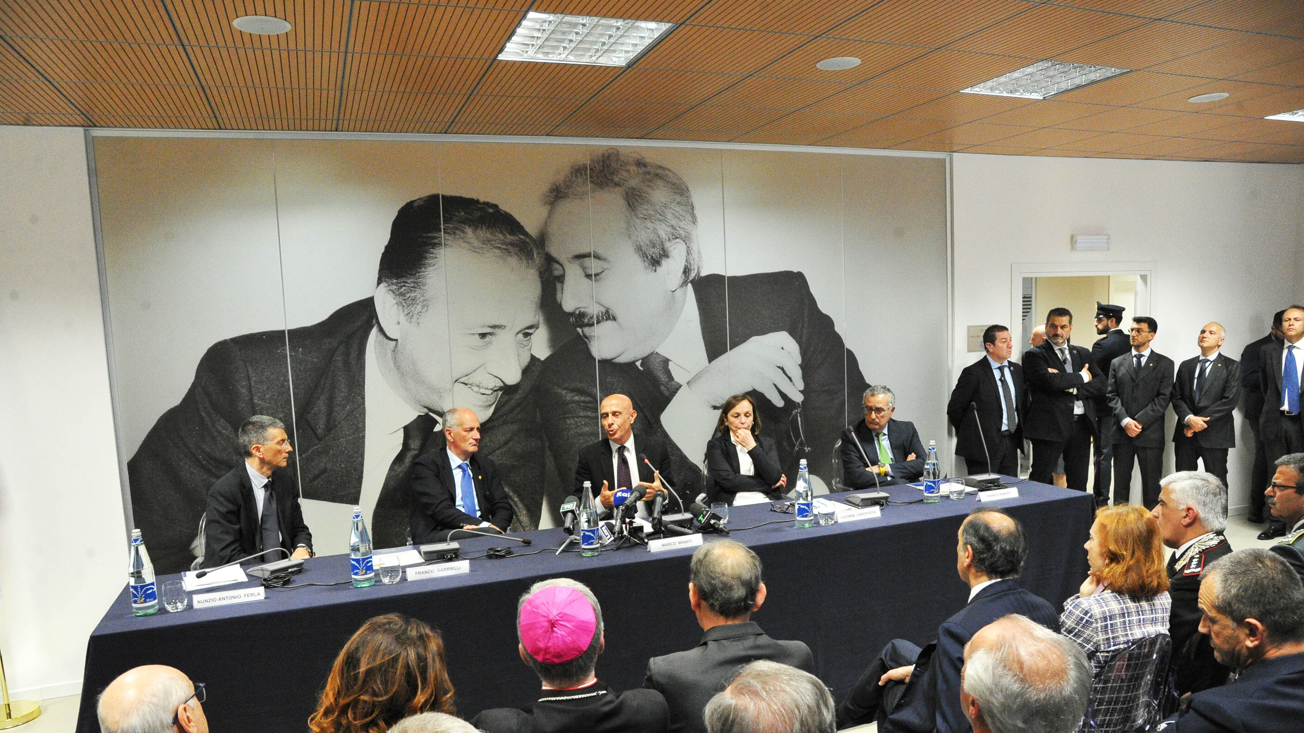 "La mafia a Milano non spara Corrompe ma si può battere"