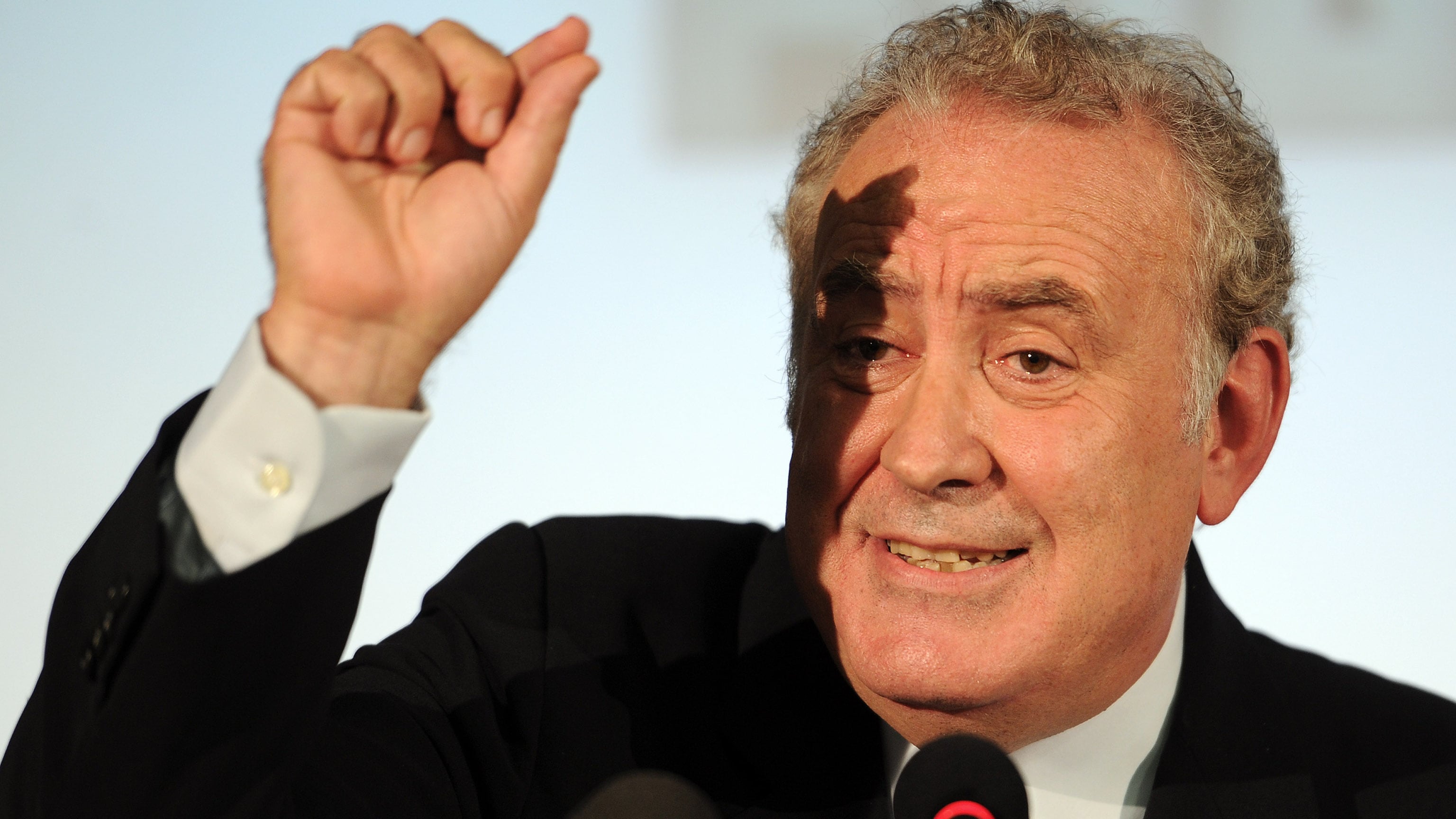 Il circo No Cav a fine corsa: anche Santoro cola a picco