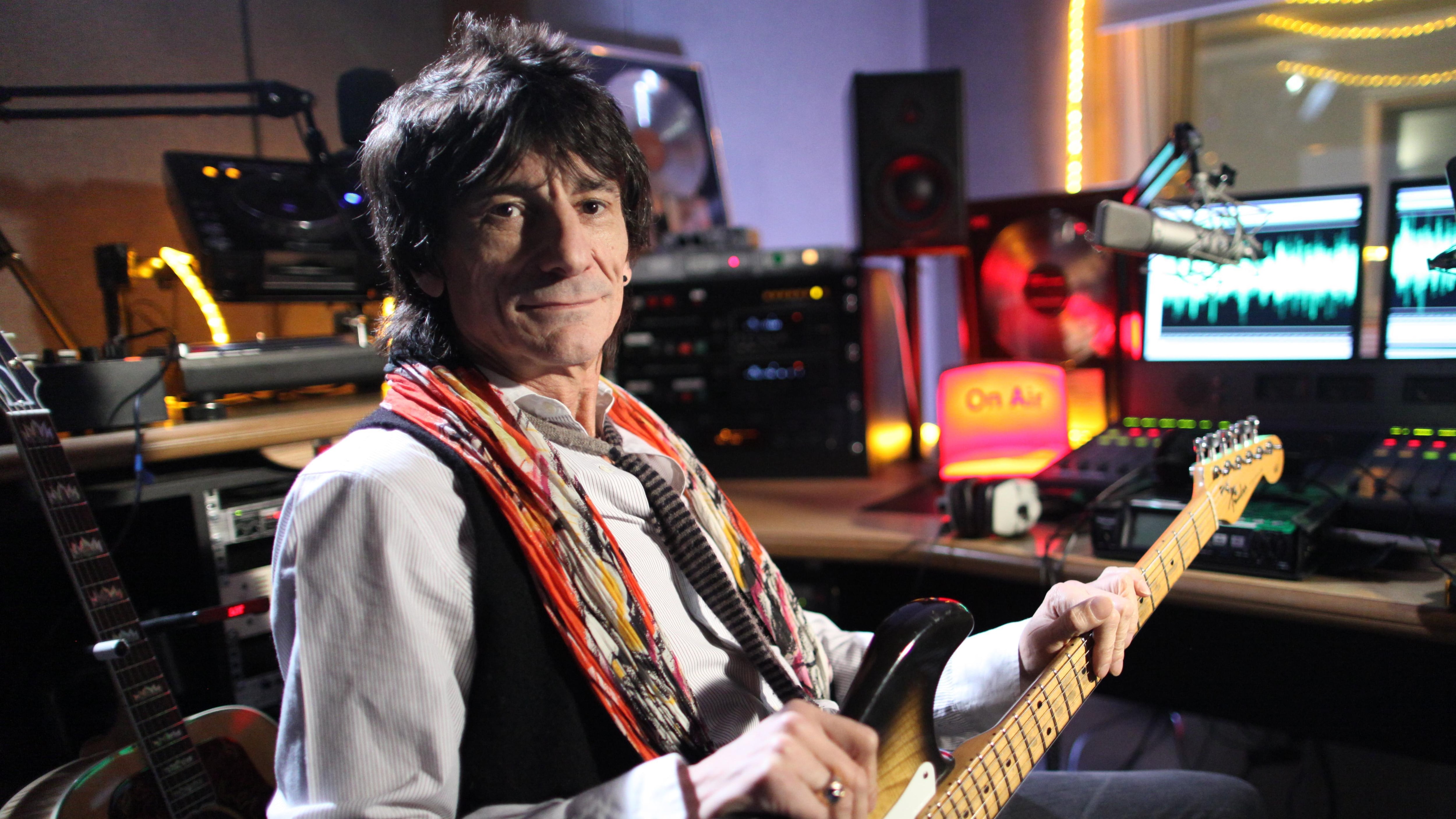 Se il chitarrista degli Stones fa confessare l'ex Beatles