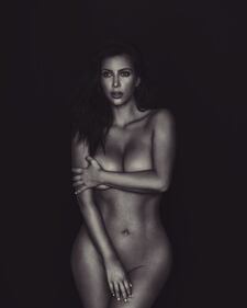 La Kardashian ci ricasca: altro nudo integrale sul web 1