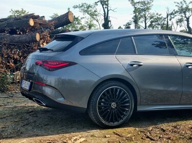 Mercedes CLA Shooting Brake, guarda la gallery della Station Wagon Coupè  9