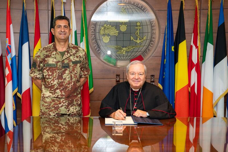 Visita di Monsignor Marcianò al personale militare e civile del Covi 8