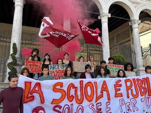 “No alla Babele nelle nostre classi. Il tetto agli stranieri è una legge giusta”