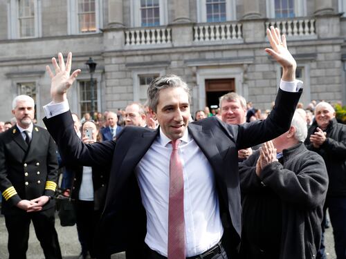 Da TikTok alla guida del Paese: chi è Simon Harris il più giovane premier d'Irlanda