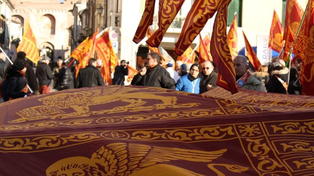 Sindaci veneti in rivolta: "Basta fascia tricolore, vogliamo quella di San Marco"