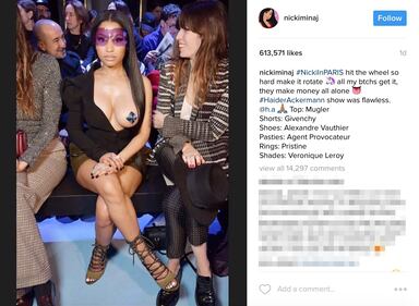 Nicki Minaj fuori di seno alla Paris Fashion Week 3