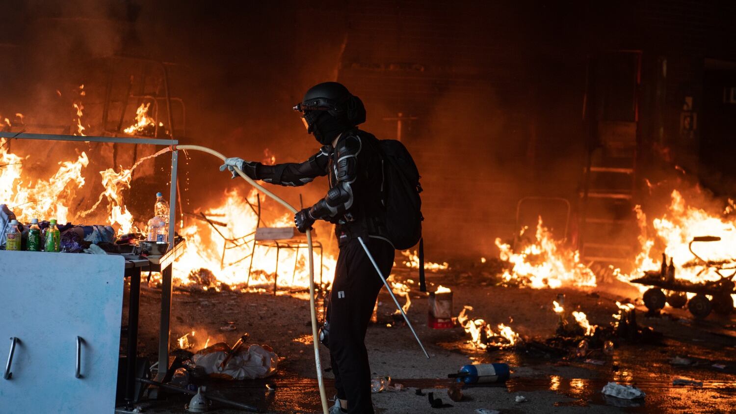 Hong Kong contagia la Cina: prima rivolta contro Pechino