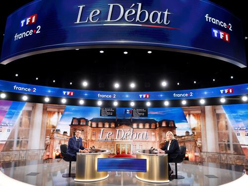 Macron o Le Pen? Cosa pensano i francesi all'indomani de "Le Débat"
