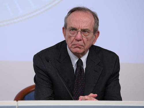 UniCredit, Padoan lascia la presidenza nel 2027. Si apre la partita per la successione