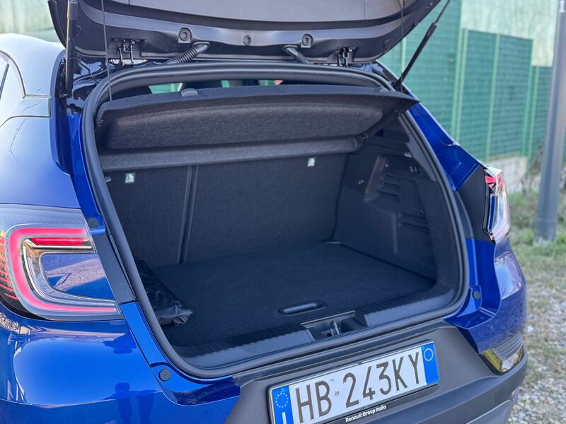 Renault Captur 1.8 E-Tech: guarda tutte le foto 14