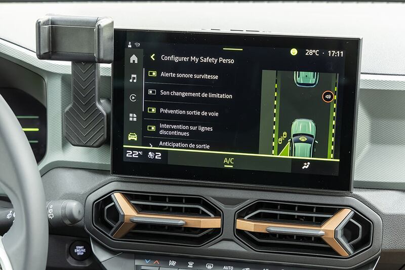 Nuovo Dacia Duster, le 10 cose da sapere