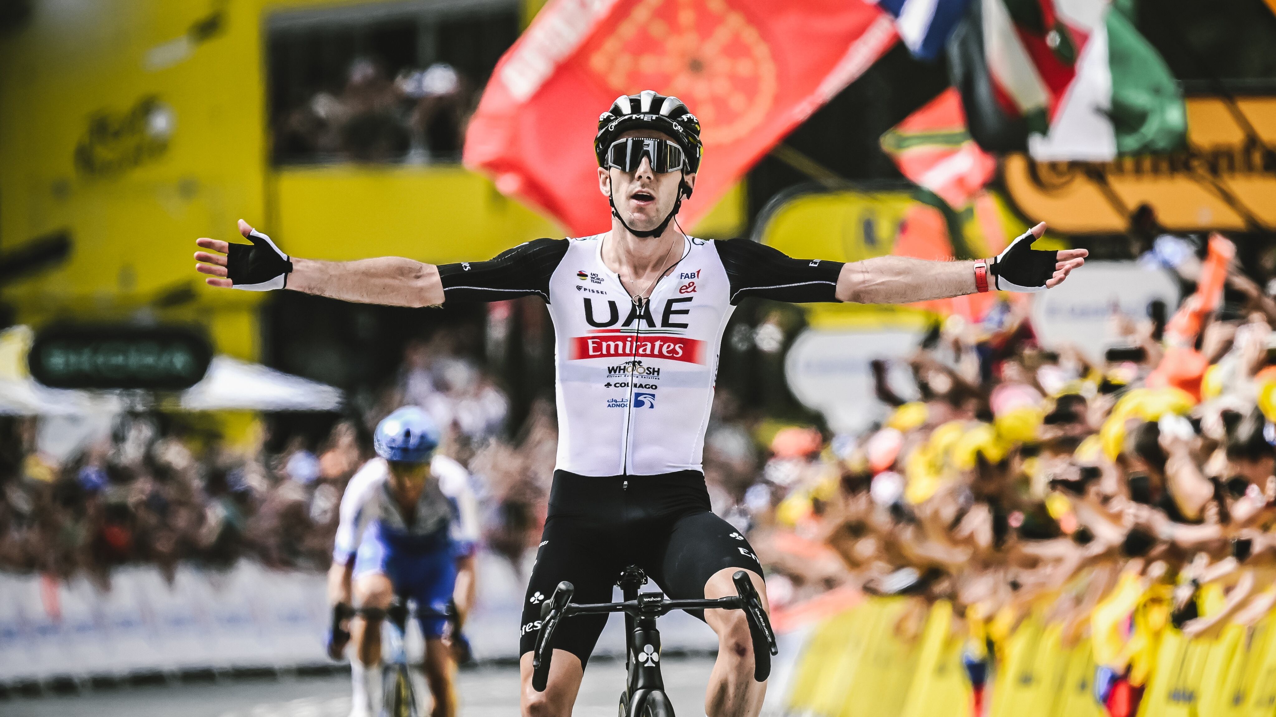 Tour de France, grande spettacolo a Bilbao. Trionfano i gemelli Yates