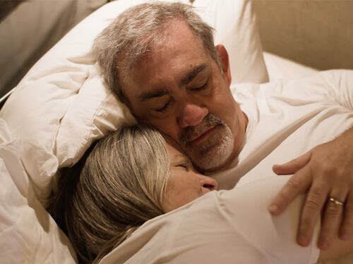 Russare nel sonno: i rimedi naturali per over 60
