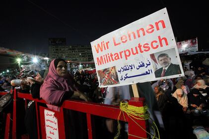 Egitto, la piazza pro-Morsi della Fratellanza 4