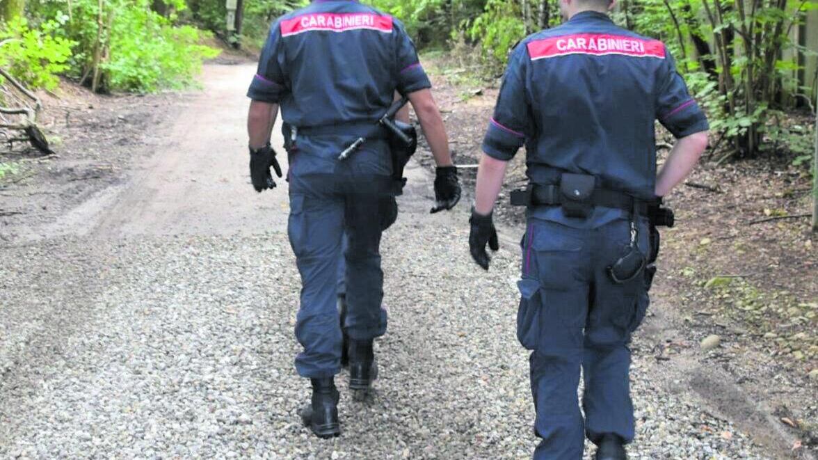 Scappano dai carabinieri con l'auto a noleggio: quattro arresti in poche ore