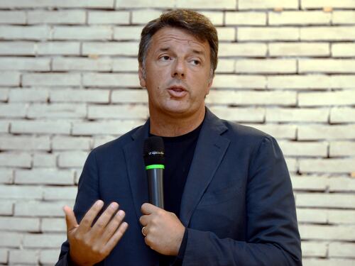 "Un clown che non fa più ridere". Renzi asfalta Conte